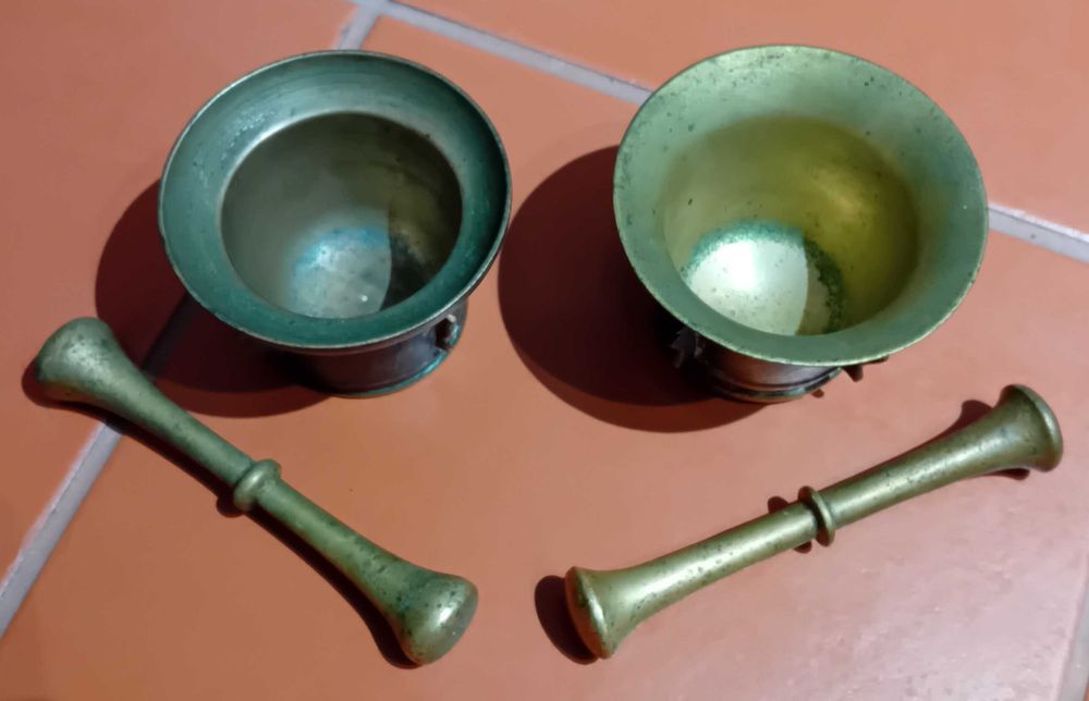 Vendo almofarizes em bronze