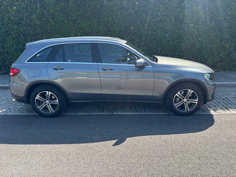 Mercedes GLC 250 d 4 Matic 9G-Tronic - Interior AMG - NACIONAL