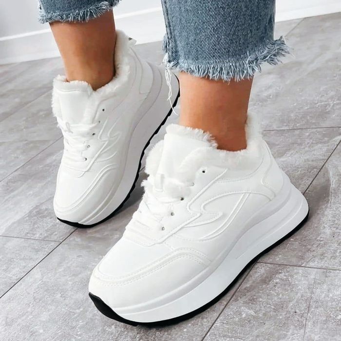 Зимові кросівки, білі зимові кросівки, чорні зимові кросівки