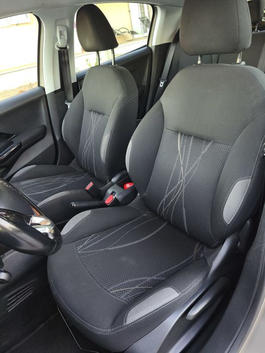 Peugeot 208 1.4 Hdi