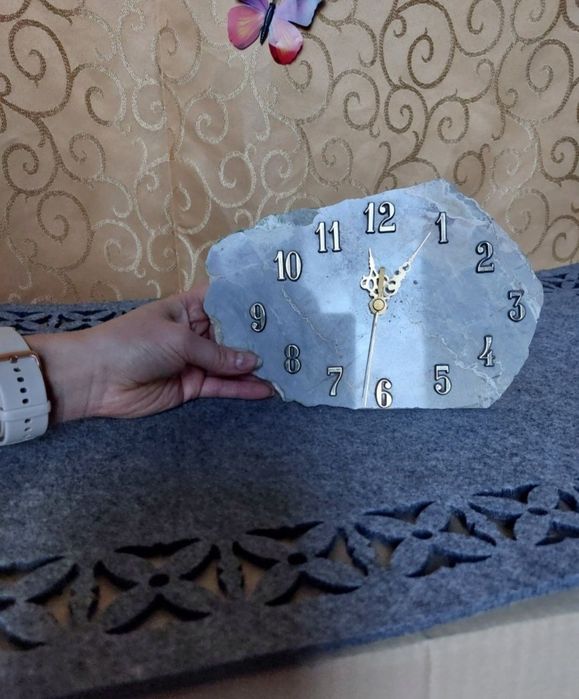 Piękny zegarek na naturalnym kamieniu