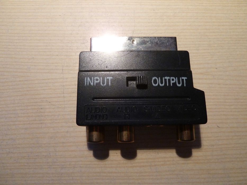 adapter - redukcja scart na audio-video (3 chinch) z przełącznikiem