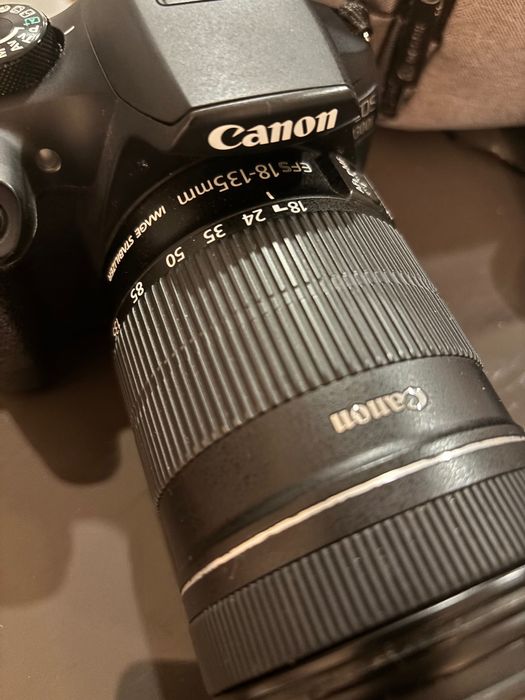 Máquina fotográfica Canon EOS1300