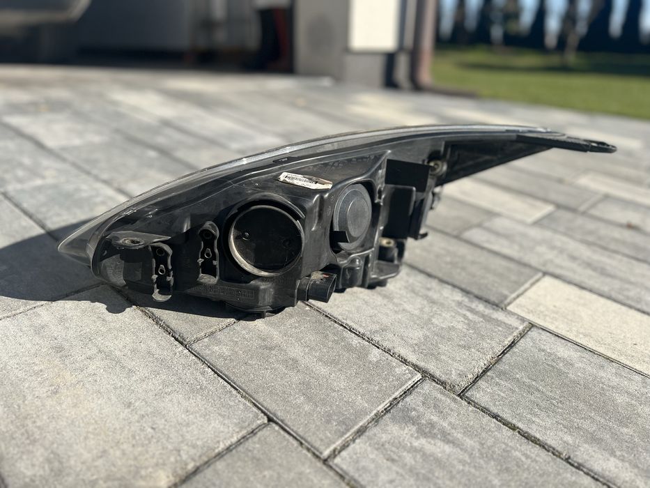 Ford Focus mk3 2012 hatchback lampy prawa lewa komplet