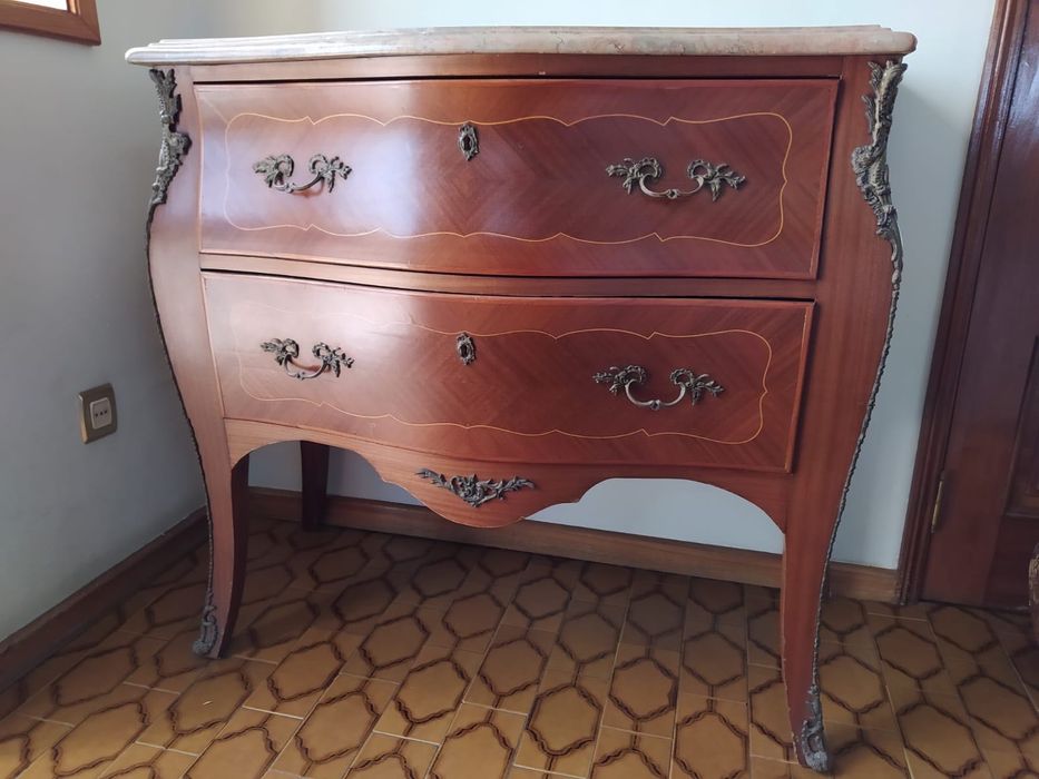 Cómoda vintage estilo Luís XV