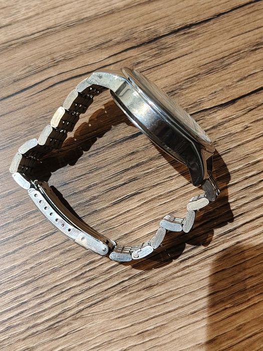 Piekny zegarek męski Guess na bransolecie, model W10562G1