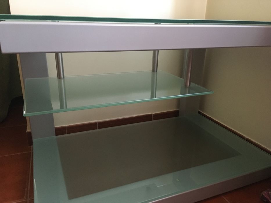 Mesa de tv, moderna e resistente