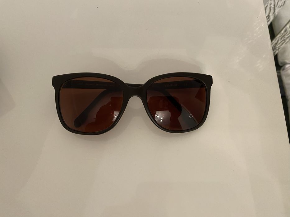 Oculos de sol Unofficial