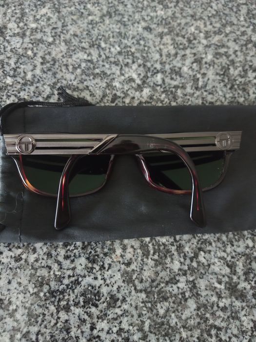 Óculos de sol Sérgio Tacchini novos