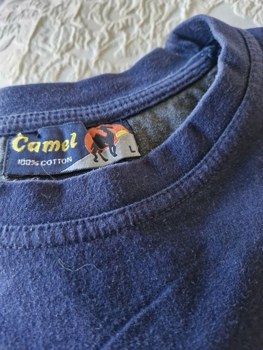 T-shirt azul marinho com motivos egípcios tamanho L