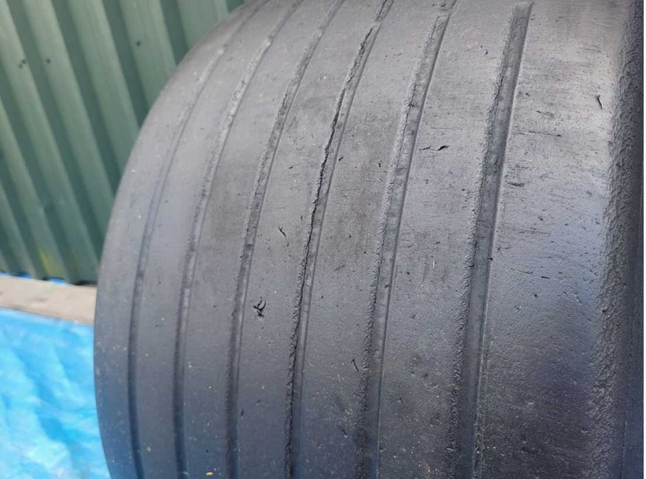 Opona Pirelli 445/45 - R 19,5 19.5 St 01