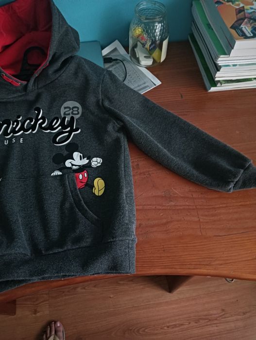 Sweat com capuz 8Anos