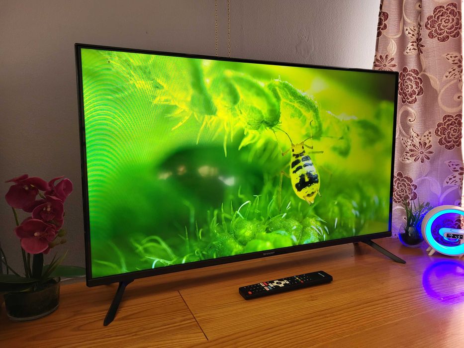 Sharp 40" smart tv , dvbt2 hevc