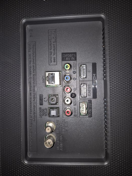 LG Smart TV Webos 4K UHD 43" completa para peças ou reparar