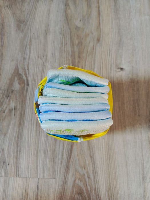 Pieluchy do wody basen dla dziecka noworodka niemowlę huggies