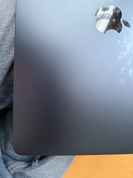 apple macbook air m2 15/8/256