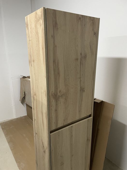 Armario de prateleiras com portas, de suspensao casa de banho