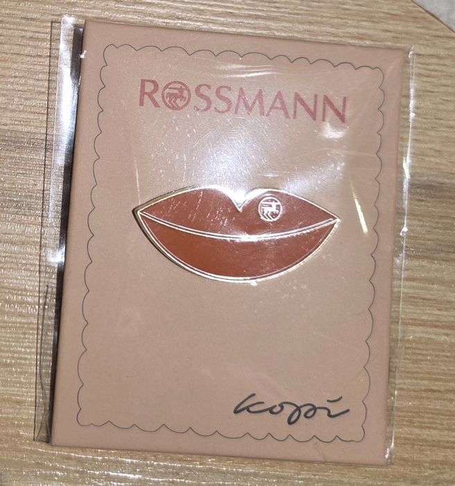 Przypinka-pin usta Rossmann