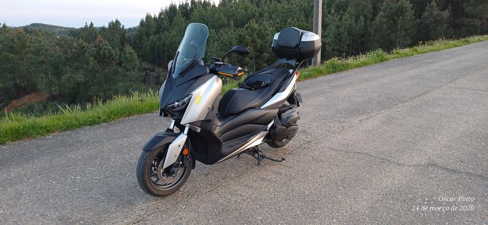 Vendo Moto Yamaha X-MAX 400 como nova . 12000 km