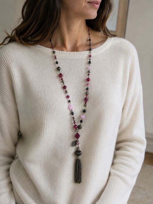 Colar comprido boho com contas e pendente tassel