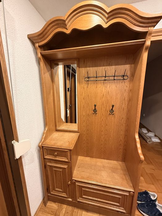 Szafka dębowa do przedpokoju z lustrem