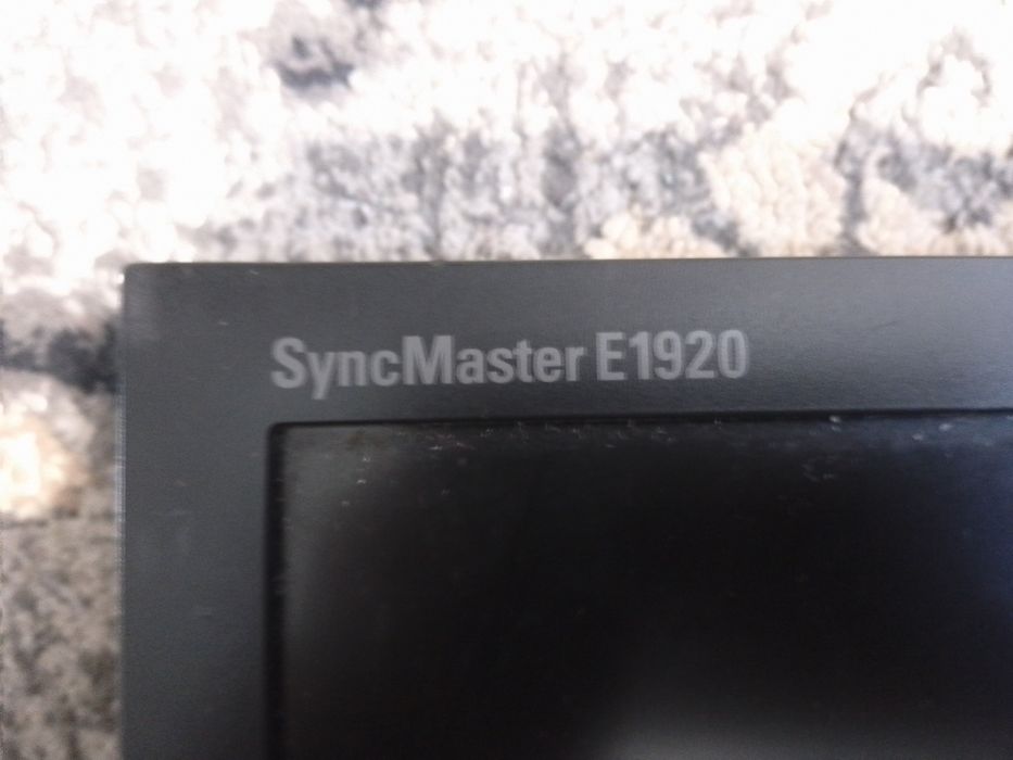 Монітор самсунг SynkMaster E1920