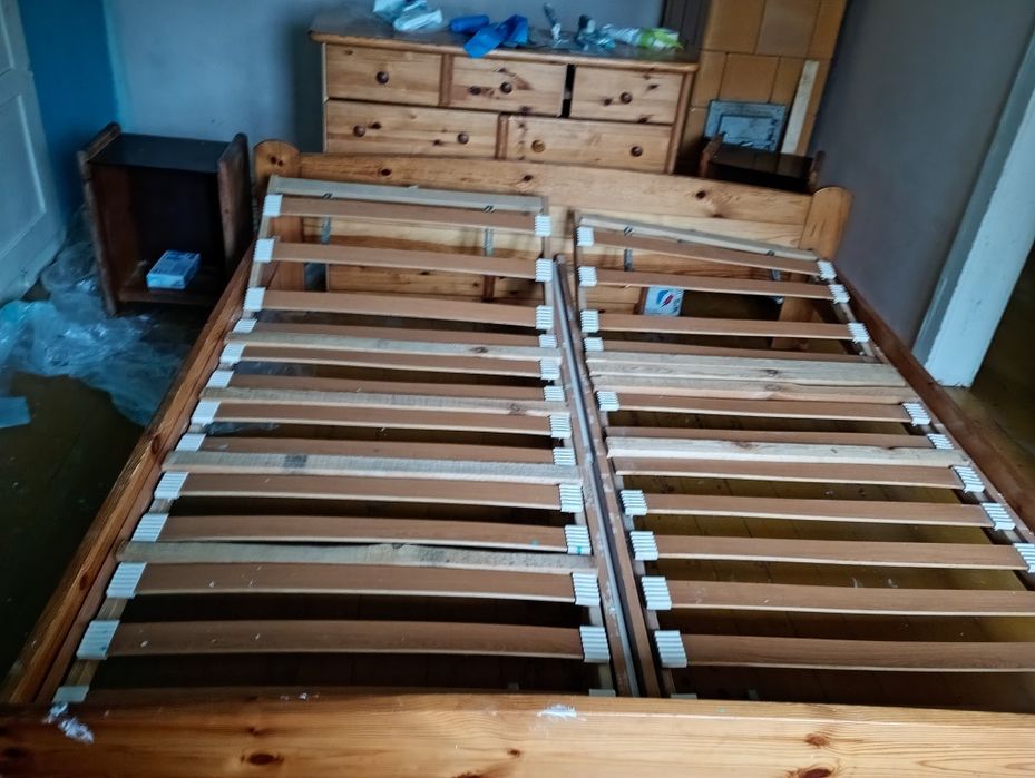 Łóżko 180 na 200 z sAfkaminnocnymi i komoda