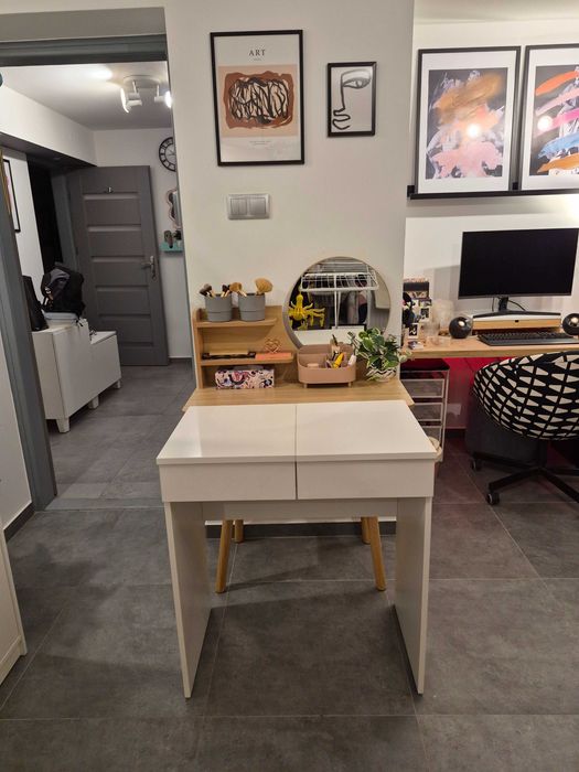 Biała toaletka - BRIMNES z IKEA