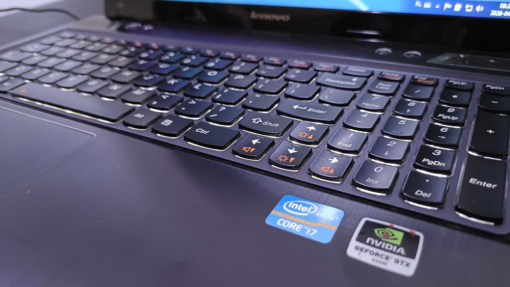 004 Lenovo Ideapad Y580