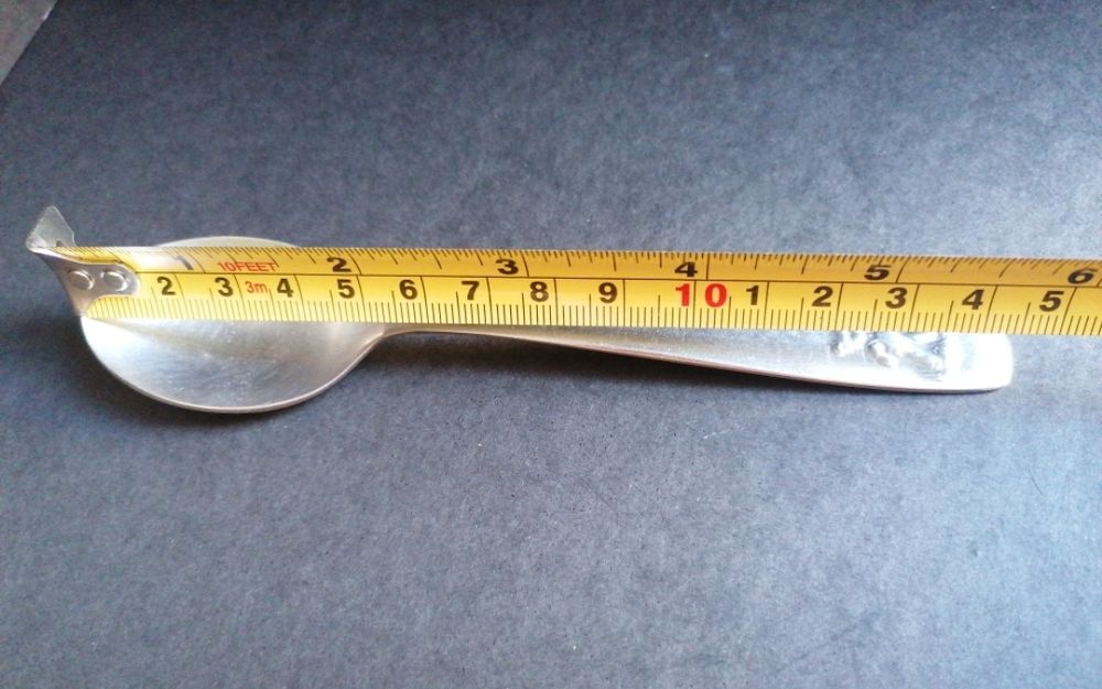 2 talheres infantis, em inox

Medem cerca de 14,80 cm.