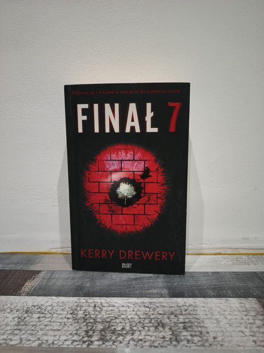 Seria książek ,,Cela 7" Kerry Drewery