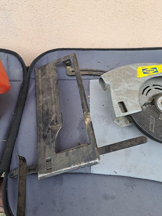 Pilarka elektryczna TOYA uszkodzona , silnik sprawny.