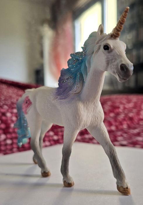 2 Unicórnios Schleich - lindos e novos - 17 x 13 cms