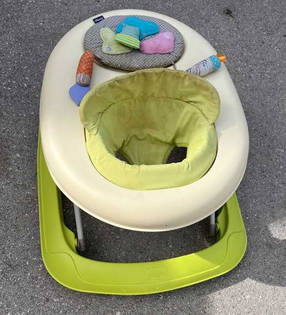 Andarilho Bebé Chicco com Brinquedos