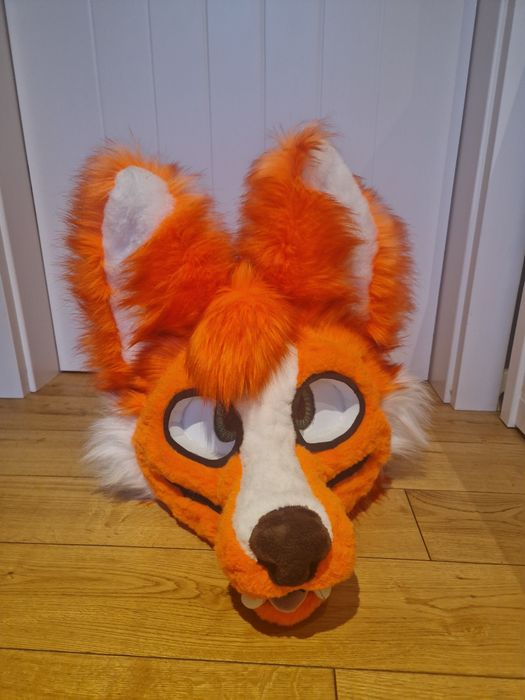 Fursuit lisa head i ogon