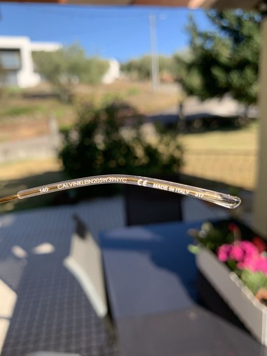 Óculos de sol  ( calvin klein )