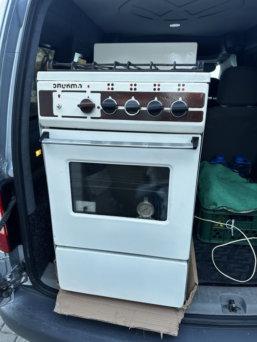 Газова плита  з газовою духовкою