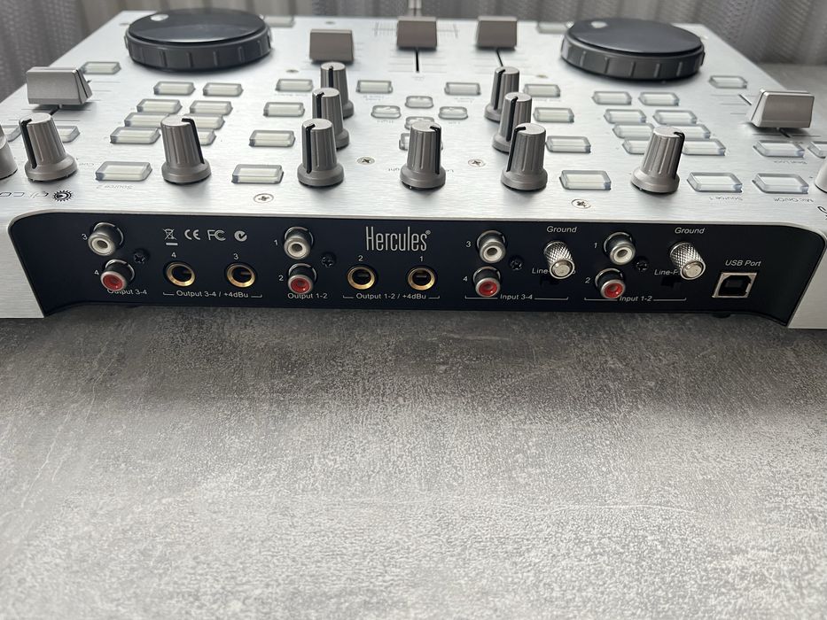 DJ-контролер Hercules DJ Console RMX
