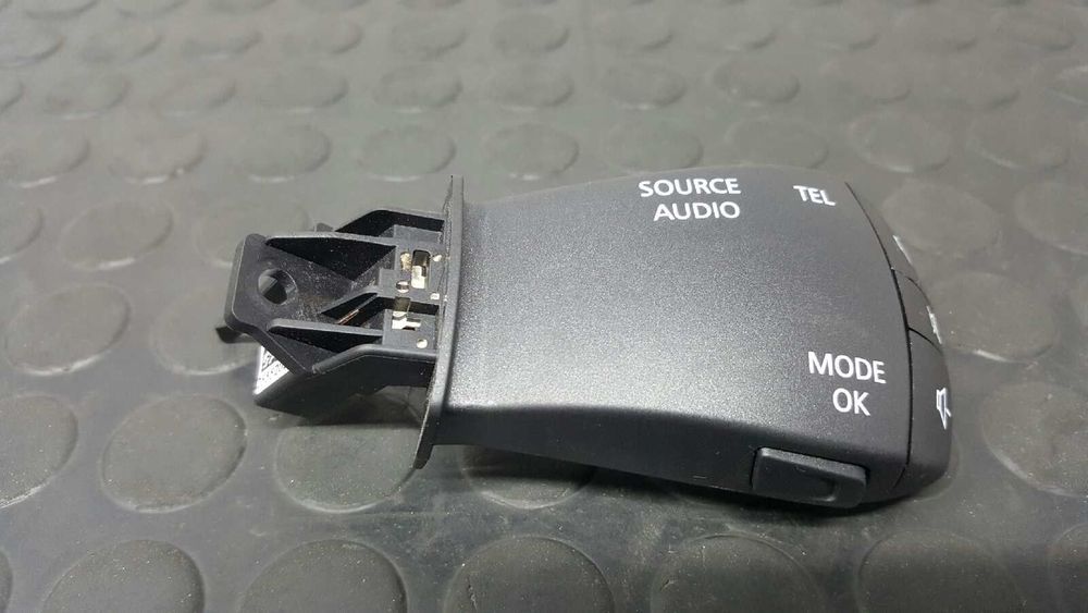 CONTROLE DO SISTEMA DE ÁUDIO / RÁDIO CD RENAULT MEGANE IV BERLINA 5P GT-LINE
