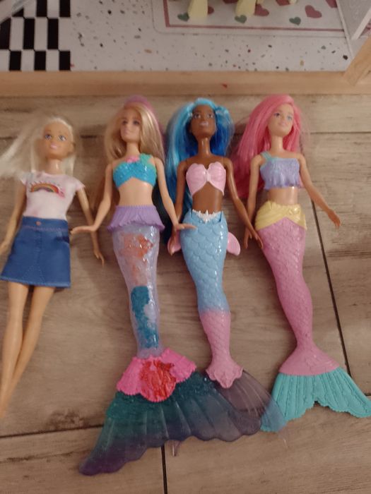 Domek dla lalek + Lalki Barbie