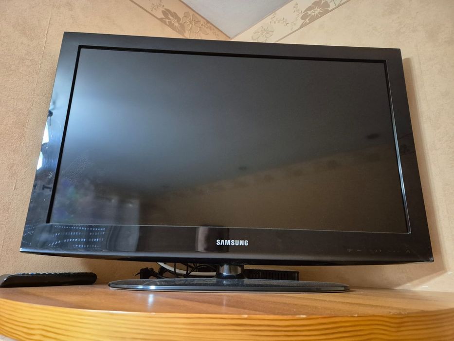 Telewizor Samsung LE32E420E2W OLESNO