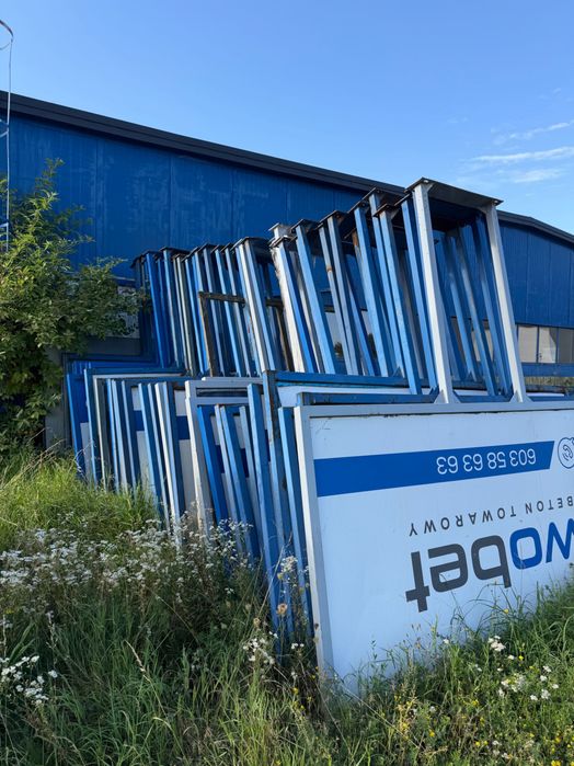 Konstrukcja reklamowa 3 x 1,5 m z podstawą betonową – billboard