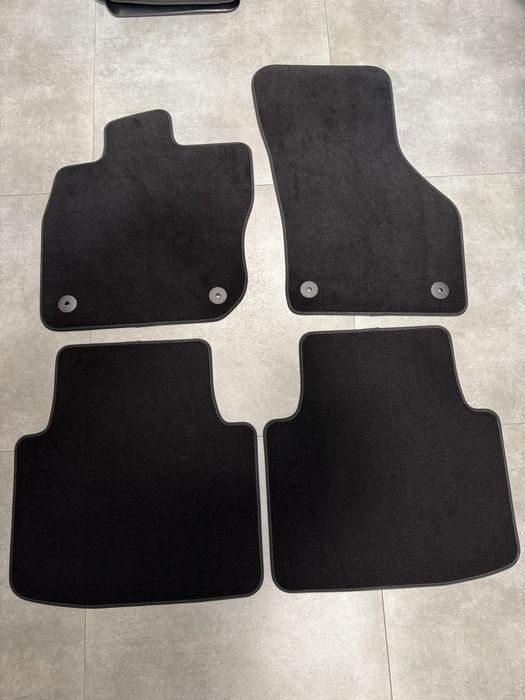 Nowe dywaniki gumowe welurowe  VW Passat B9 31J