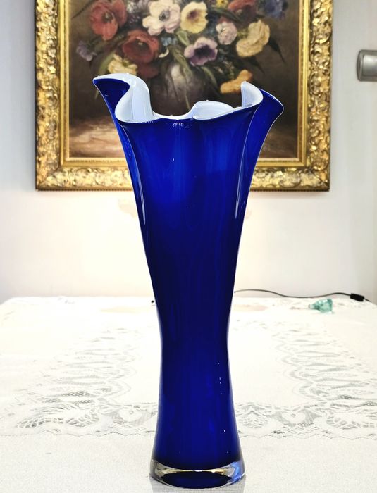 Wazon szklany kobaltowy Chusta falbanka Krosno? Prl?