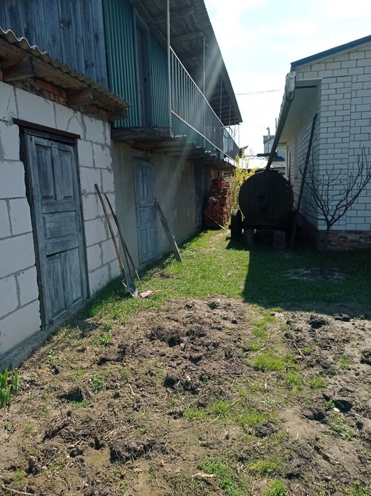 Новобудова в передмісті Чернігова. Трисвятська Слобода.