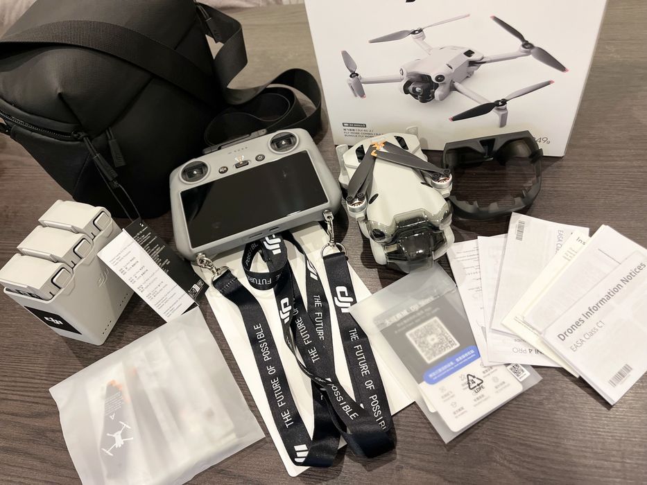 DJI Mini 4 Pro Flymore Combo - Garantia FNAC até Julho de 2028