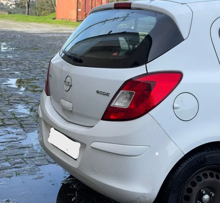 Tampa da Mala Opel Corsa D 2009