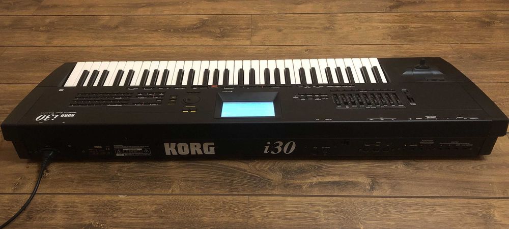 Синтезатор КORG i30 HD аранджувальна станція Interactive Musik Workst.