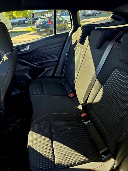 Ford Focus Híbrido ST Line