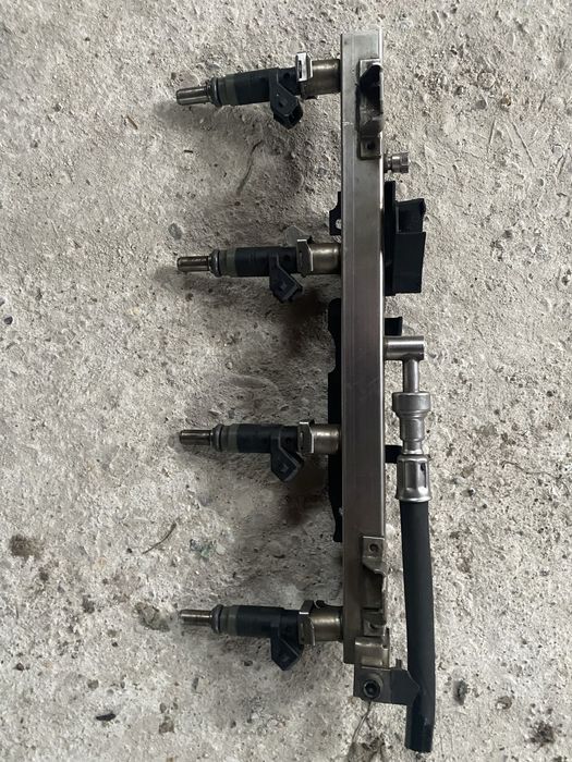 Продам паливну рампу n42b18